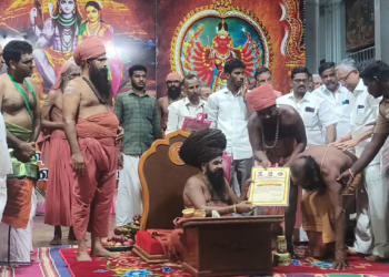 ஆவணி மூலப்பெருவிழா ஆனந்தம் யூத் பவுண்டேஷன் நிறுவனர் பலருக்கு தருமபுரம் ஆதீனம் விருதுகளை வழங்கி அருளாசி