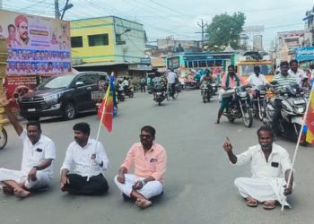 பாமக மாவட்ட செயலாளர் ஆன ம.க.ஸ்டாலின் கொலை முயற்சி சம்பவம் பேருந்து நிலையம் அருகில் சாலை மறியல்