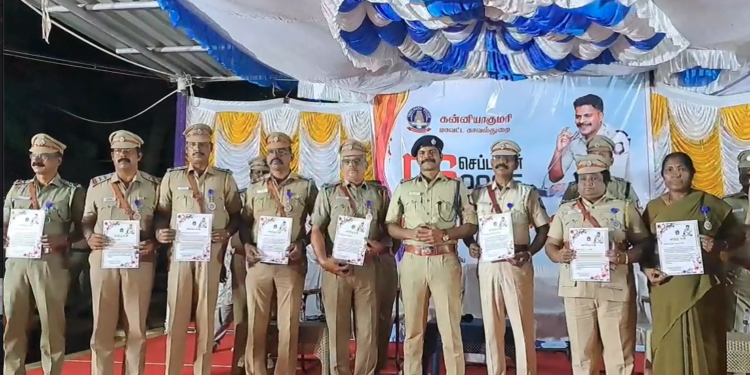 35 ஆண்டுகள் பணி நிறைவு செய்த காவலர்களுக்கு பதக்கங்கள்