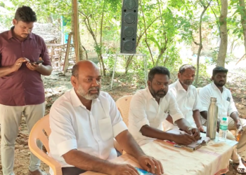 காளி ஊராட்சியில் தரமற்ற முறையில் வீடுகள் கட்டுவதற்கு உடந்தையாக இருந்த அதிகாரிகள் மீது நடவடிக்கை எடுக்க காத்திருப்பு போராட்டம்