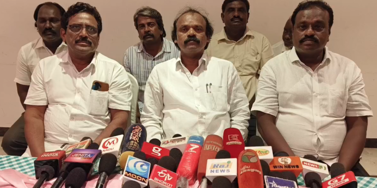 எடப்பாடியை சந்திக்க வாய்ப்பு கிடைத்தால் செங்கோட்டையன் ஒருங்கிணைப்பு குறித்து கண்டிப்பாக பேசுவேன் என புரட்சி பாரதம் கட்சி தலைவர் ஜெகன் மூர்த்தி தெரிவித்துள்ளார்.