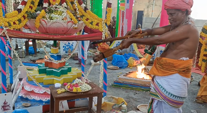 மயிலாடுதுறை நகரில் உள்ள மகா காளியம்மன் கோவிலில் மகா கும்பாபிஷேகம்