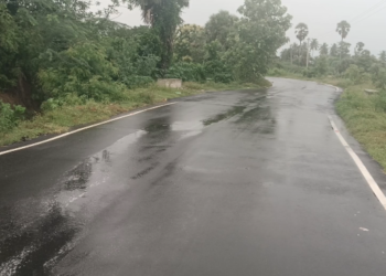 செங்கல்பட்டு மாவட்டத்தில் சாரல் மழை  வெப்பம் குறைந்ததால் மக்கள் மகிழ்ச்சி