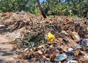 இரவோடு இரவாக பிளாஸ்டிக், மருத்துவ கழிவுகள் மற்றும் கழிவுகளை கொட்டி சென்ற சம்பவம்