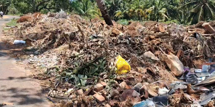 இரவோடு இரவாக பிளாஸ்டிக், மருத்துவ கழிவுகள் மற்றும் கழிவுகளை கொட்டி சென்ற சம்பவம்