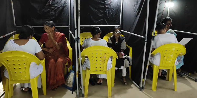 மயிலாடுதுறையில் கண் சிகிச்சை முகாம் 700 க்கும் மேற்பட்ட பொதுமக்கள்