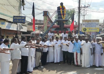 மயிலாடுதுறையில் அண்ணாவின் பிறந்த நாளினை முன்னிட்டு அவரது திருஉருவ சிலைக்கு திமுகவினர் மரியாதை