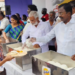 கொரட்டூர் பகுதியில் நடந்த அமுத கரங்கள் நிகழ்ச்சியில் அமைச்சர் சேகர்பாபு பொது மக்களுக்கு காலை உணவு