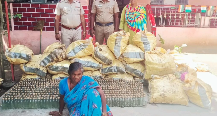 எழுமகளூரில் சாராய விற்பனையில் ஈடுபட்ட பெண் கைது6000 பாண்டி மது பாட்டில்களை பறிமுதல்