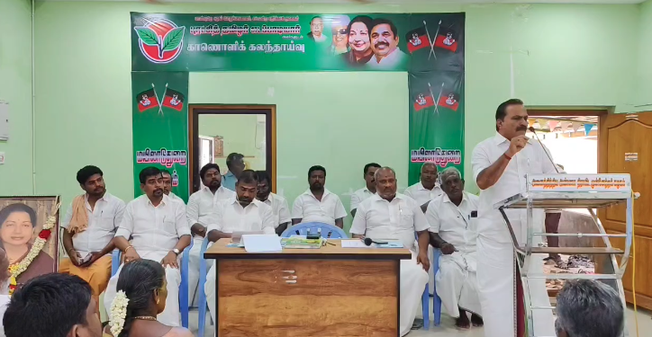 மயிலாடுதுறையில் ADMKபூத் கமிட்டி கூட்டத்தில் மாவட்ட செயலாளர் பவுன்ராஜ் பங்கேற்று அறிவுரை