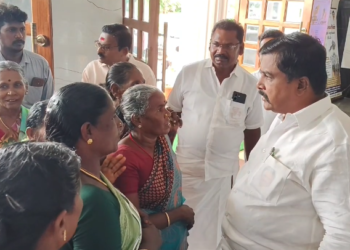 அரசால் வழங்கப்பட்ட இலவச வீட்டு மனை பட்டா குடியிருப்புக்கு ரூபாய் 50,000 கேட்பதாக குற்றம்  அடிப்படை வசதி செய்து தர கோரிக்கை விடுத்த பெண்கள்