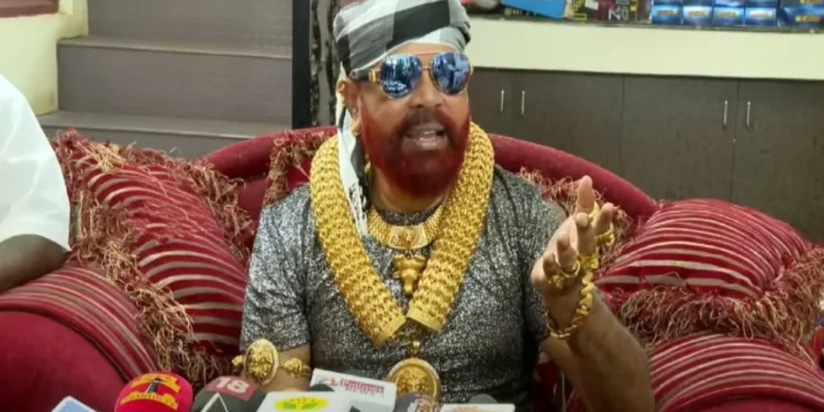 பிரபல ரவுடி வருச்சூர் செல்வம் ஹோட்டலில் வைத்து கைது