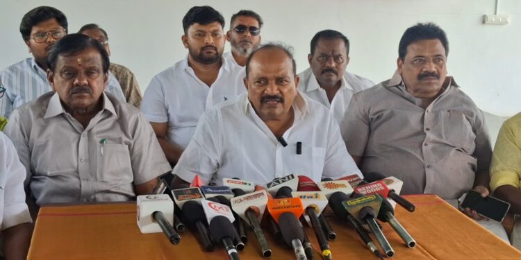 ஜெயலலிதாவை இழிவு படுத்தியவர்களுடன் கூட்டணி ஏன்..? –