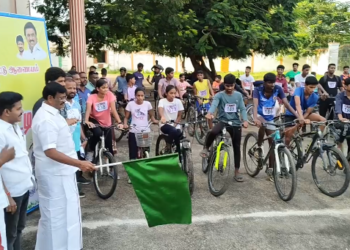திருவள்ளூரில் பேரறிஞர் அண்ணா பிறந்த நாளை முன்னிட்டு மிதிவண்டிப் போட்டி