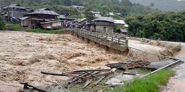 உத்தராகண்டில் வெள்ளம், நிலச்சரிவில் 5 பேர் பலி ; மாயமான 20 பேரை தேடும் பணி தீவிரம்