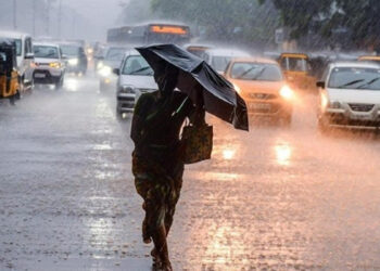 மேற்கு திசை காற்றின் வேக மாறுபாடு : தமிழ்நாட்டில் இன்று மழை எப்படி ? – வானிலை மையம்