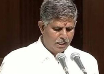 இளம் வயது முதல் இன்று வரை அதிமுக! ஜெயலலிதாவால் அடையாளம் காணப்பட்டவர்.. யார் இந்த ஏ.கே. செல்வராஜ் ?