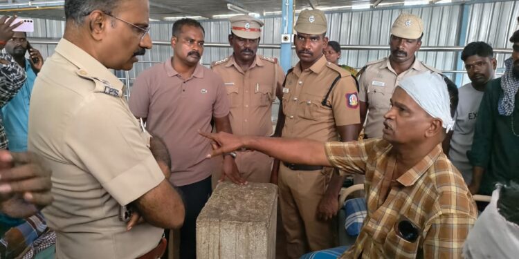 மழையில் மக்கள்.. தலைமறைவில் திமுக கவுன்சிலர்..!