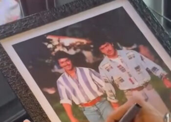 அஜித் உடன் புகைப்படம் பெற்ற விஜய் ; ரசிகரை நெகிழவைத்த ஆட்டோகிராஃப் வீடியோ வைரல் !