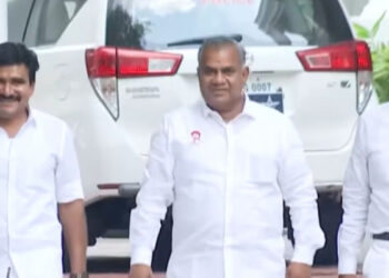 “நீதிமன்றக் கட்டுப்பாடுகளுக்குக் கட்டுப்படுகிறோம்” – முன்ஜாமீன் கோரி தவெக ஆனந்த் மனு