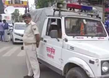 பீஹாரில் லாரி மீது கார் மோதிய விபத்து – 5 பேர் பலி