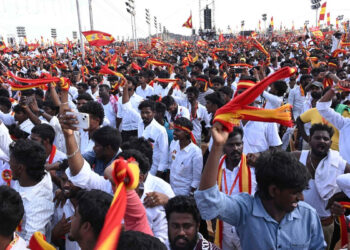 திருச்சி மரக்கடைக்கு இன்னும் வராத விஜய் – நேரம் முடிந்தது ! 11.01க்கு பேசினால் வழக்கா ?