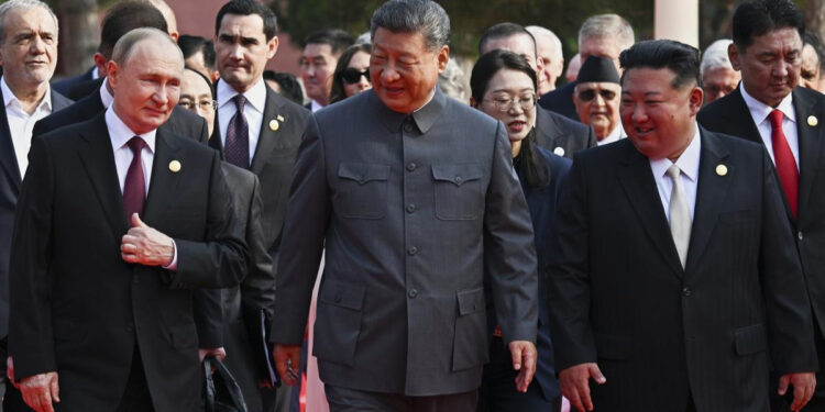 சீன ராணுவ அணிவகுப்பில் 25க்கும் மேற்பட்ட நாடுகளின் தலைவர்கள் பங்கேற்பு