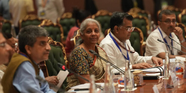 இன்று தொடங்கும் ஜிஎஸ்டி கவுன்சில் கூட்டம் : பல பொருட்களுக்கு வரிவிகிதங்கள் குறைப்பு ?