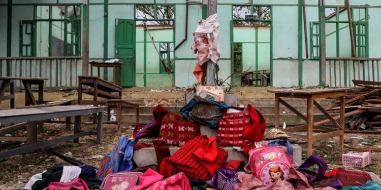 மியான்மரில் பள்ளிகள் மீது ராணுவ தாக்குதல் – 19 மாணவர்கள் பலி