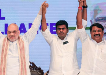 “அண்ணாமலை கம்-பேக்.. அப்போ நயினார் ?”