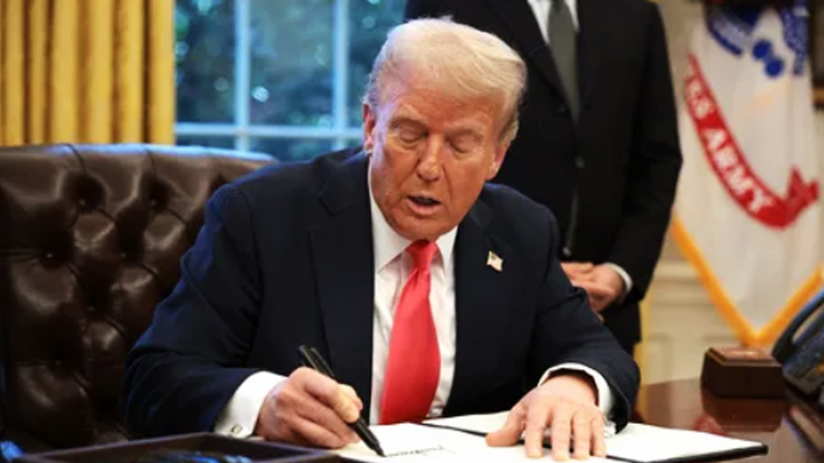 வெளிநாட்டவர்களுக்கு வேலை அனுமதி ரத்து – அமெரிக்காவின் புதிய உத்தரவு