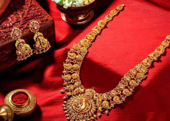 தொடர்ந்து சரிந்து வரும் தங்கம் விலை : சவரனுக்கு ரூ.320 குறைவு !