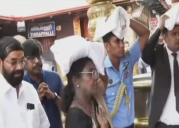 இருமுடி கட்டி ஐயப்பனை காண வந்த குடியரசுத் தலைவர் முர்மு