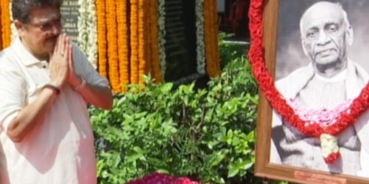 விஜய் முதலில் மேக் அப்பை களையுங்க – எஸ்.வி சேகர் விமர்சனம்