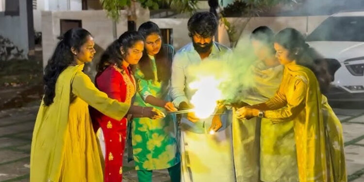 ‘திண்ணைல கிடந்தவனுக்கு வந்த வாழ்வு..’ – விமர்சகனை நிமிர்த்திய நடிகர் சூரி