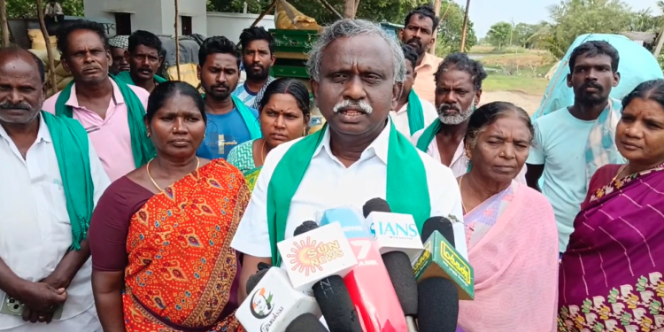 சம்பா நெல் கிடங்குகளில் இருப்பில் உள்ளதால் குறுவை நெல் இருப்பு வைக்க இடமில்லை