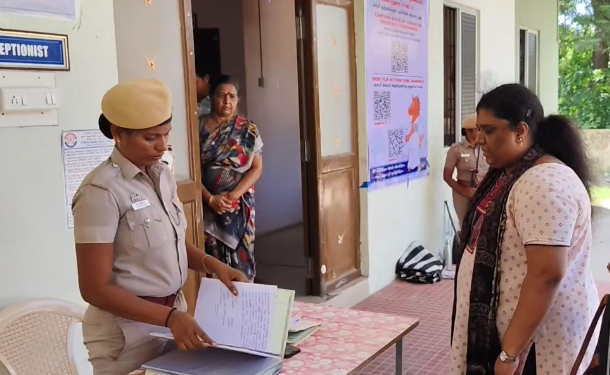 . தன்னை ஏமாற்றிய கணவர் மீது சட்டரீதியான நடவடிக்கை எடுக்க கோரிக்கை