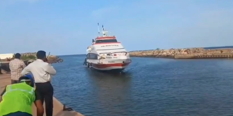 இலங்கை இந்தியா இடையேயான பயணிகள் போக்குவரத்து கப்பல் நிறுத்தம்