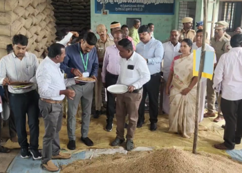 நெல்லின் ஈரப்பதம் குறித்து இந்தியதானிய சேமிப்புமேலாண்மை&ஆராய்ச்சி நிறுவனம் மத்திய குழுவினர் நேரில் ஆய்வு