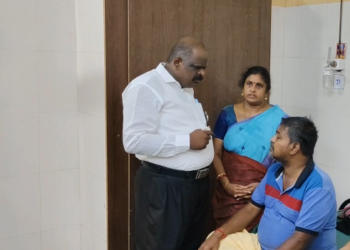 சிறப்பு உதவி ஆய்வாளர் தாக்கி டெய்லர் மருத்துவமனையில் அனுமதி போலீசார் மிரட்டுவதாக  டெய்லர் மனைவி புகார்