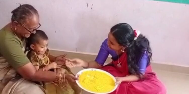 இஸ்லாமிய ஆசிரியை செய்த வியப்பான செயல்..!