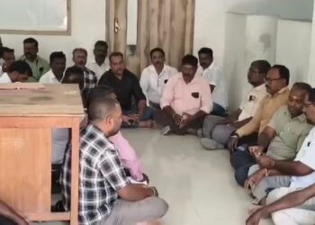 மதுபான பாட்டில்களில் ஸ்டிக்கர் ஒட்ட மாட்டோம்..!