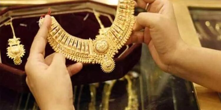 ப்ளீஸ் தங்கத்தை பத்தி பேசாதீங்க! இன்று இரண்டுமுறை விலையேற்றம்