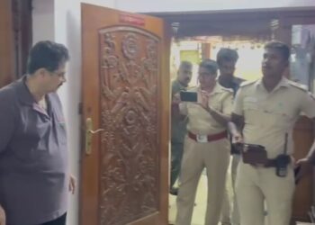 ஸ்டாலின், திரிஷா வீடுகளுக்கு வெடிகுண்டு மிரட்டல்!