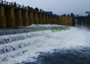 சென்னைக்கு வரும் ஏரிகளில் நீர் திறப்பு அதிகரிப்பு : நீர்வளத்துறை விளக்கம்