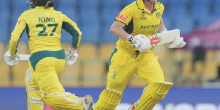 ஆஸ்திரேலியா மகளிர் அணி அபார வெற்றி