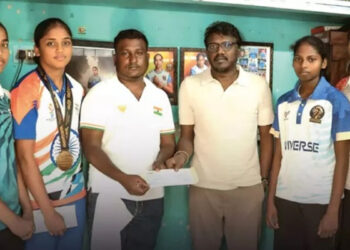 தங்கம் வென்ற கில்லி கார்த்திகாவுக்கு மாரி செல்வராஜ் பாராட்டு : ₹10 லட்சம் ஊக்கத்தொகை !