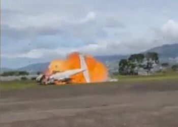 சினிமா காட்சிகளை விஞ்சிய விமான விபத்து