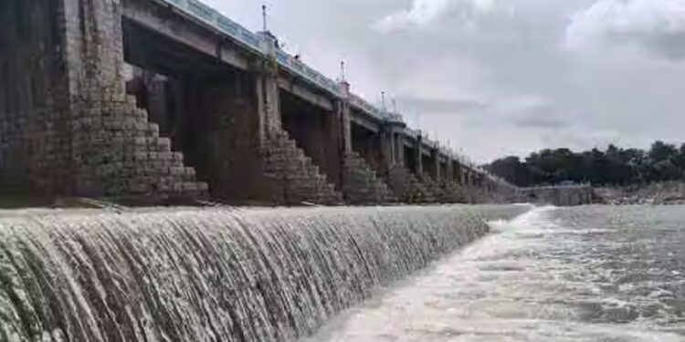 பூண்டி ஏரியில் நீர் திறப்பு அதிகரிப்பு – கரையோர மக்களுக்கு எச்சரிக்கை