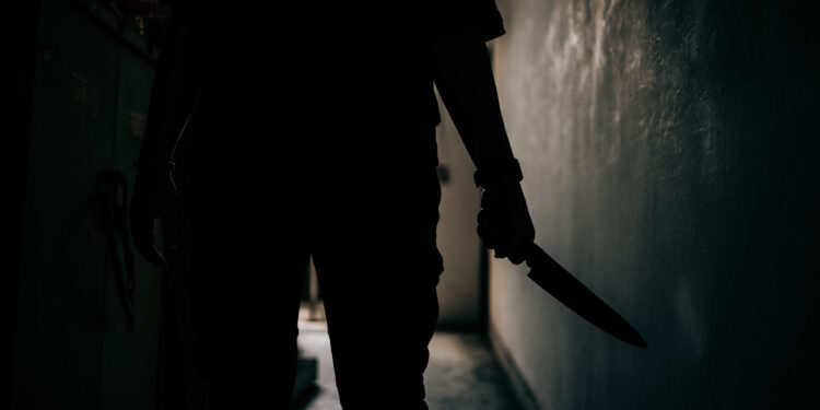 “செத்தியா…செத்தியா !” கோவை ரோட்டில் கத்தி கல்யாணம் – பொதுமக்கள் முன்னிலேயே நடந்த அதிர்ச்சி சம்பவம் !